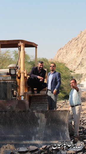 دکتر میرزاد فرماندار شهرستان پارسیان : بر تسریع در انجام پروژه پیچ عمانی تاکید کرد