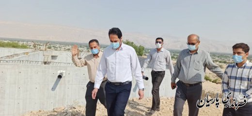 بازدید فرماندار شهرستان پارسیان از مخزن  ۲۰۰۰متر مکعبی آب شهر دشتی