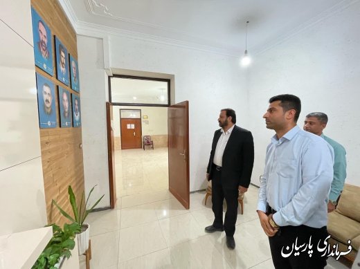 بادزيد سر زده مهندس فرهنگ سالمی فرماندار شهرستان پارسيان از بخشدارى مركزى و شهردارى شهر پارسيان