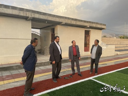 بازدید مهندس فرهنگ سالمی فرماندار شهرستان پارسيان از زمین چمن مصنوعی تازه احداث محله احشام